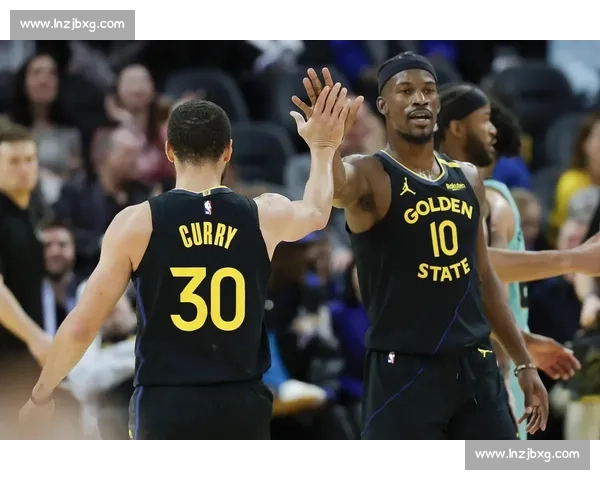 湖人对阵勇士中国赛再燃焦点巨星同场点燃篮球热潮引爆球迷激情盛宴